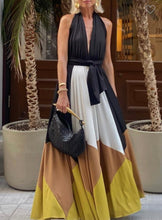 Load image into Gallery viewer, Classic Maxie Monroe  Dress
